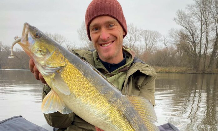 Jakub Vágner s úlovkem velkého candáta