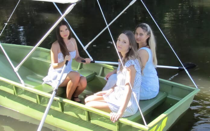 Rejnok 350 se stříškou