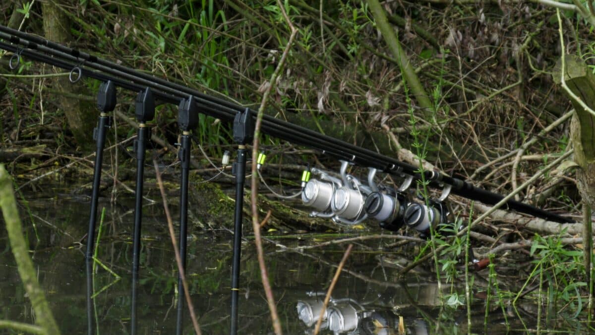 Pokud si zvolíte jako hlavní návin pletenou šňůru, opatrně při zdolávání