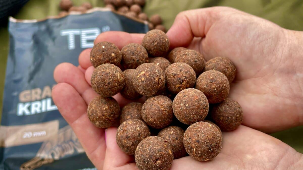 Boilies s příchutí Krill je super volba. Čím déle s ním krmíte, tím lépe funguje.